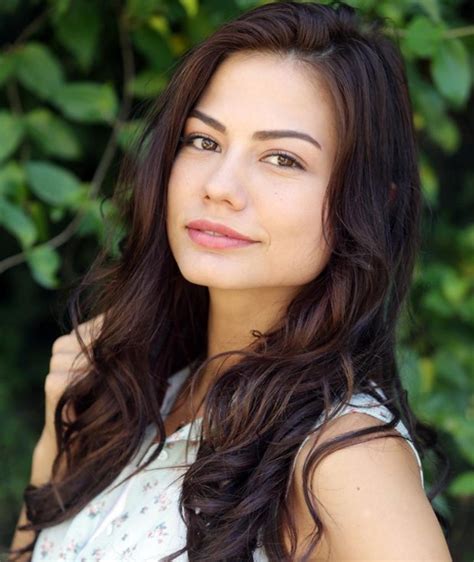 Demet Özdemir .